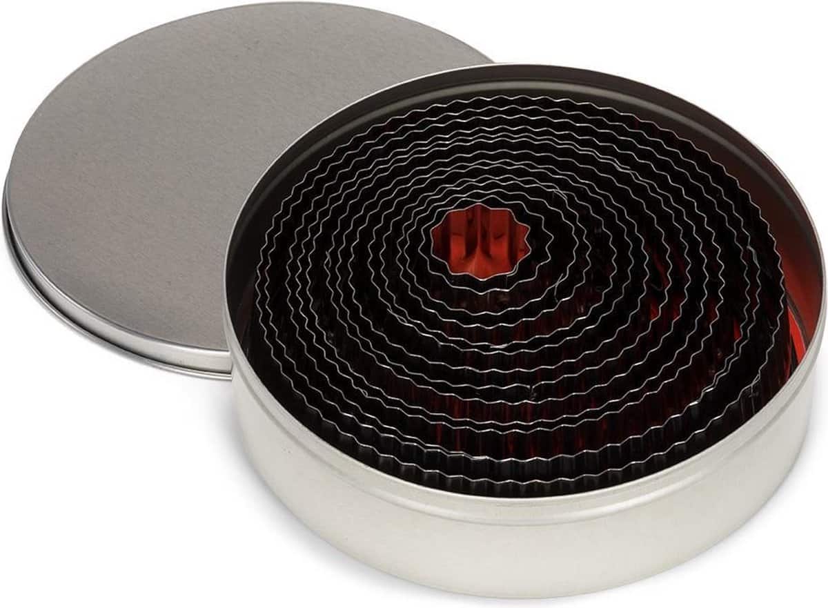 1200x881 Ensemble emporte-pièces inox rond cannelés 14 pièces – Image 1