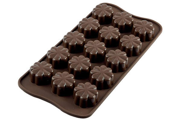 22.108.77.0065_003.jpg Moule silicone easychoc Fleurs 30 x 30 MM - SCG08 – Image 1