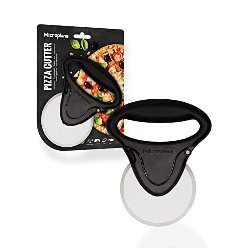 41PBcFIWLbL._SL500_ Roulette à Pizza - Microplane – Image 1