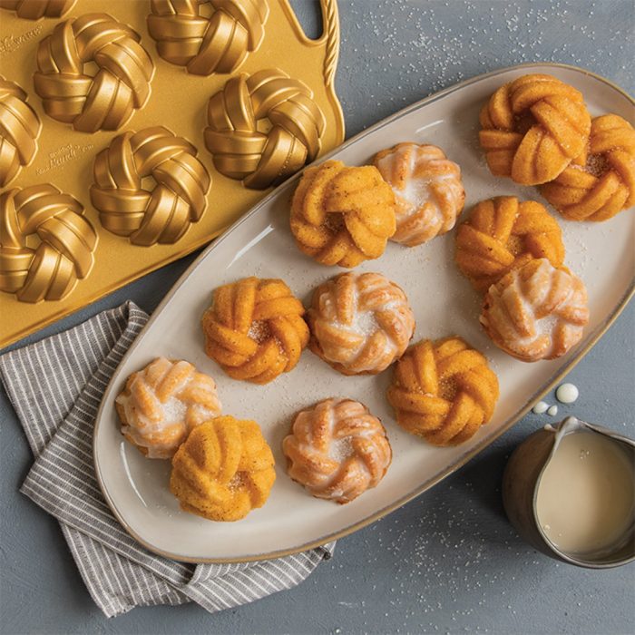 Moule 12 Mini Bundt Torsadés Gold – Image 3