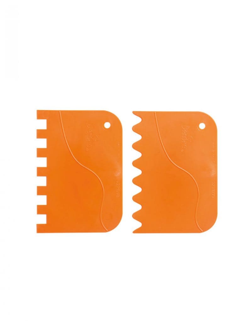 kit-lisseurs-en-dents-de-scie.jpg set 2 spatules plastiques ondulée et festonné 120 MM – Image 1