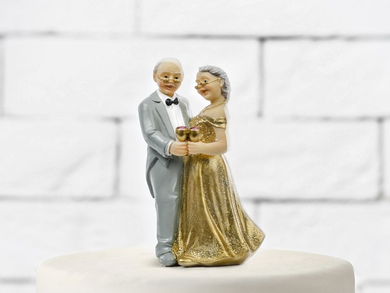 tortendeko-goldene-hochzeit-12cm-1.jpg Figurine topper marié papy mamie noce or 12 CM - PF50 – Image 1