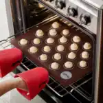 Manique  Pince De Cuisine Silicone Rouge – Image 3