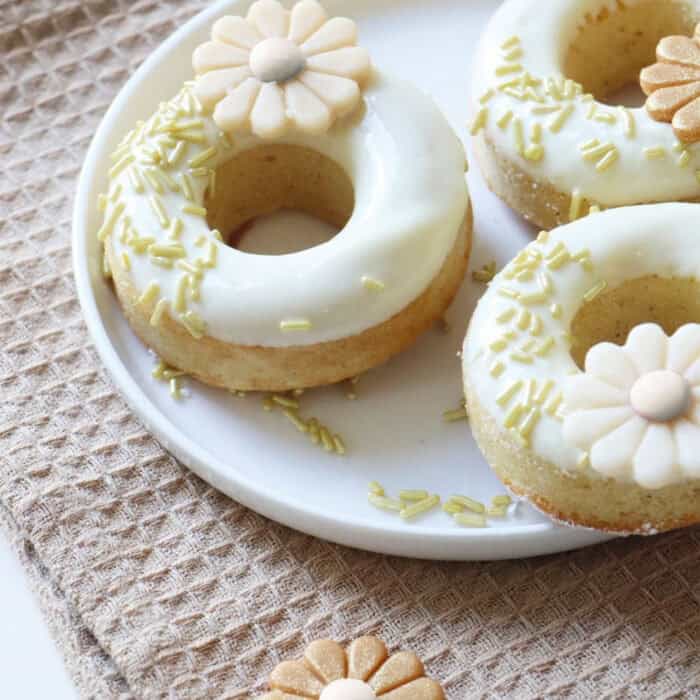 Décorations marguerites en pâte d’amande – Image 2